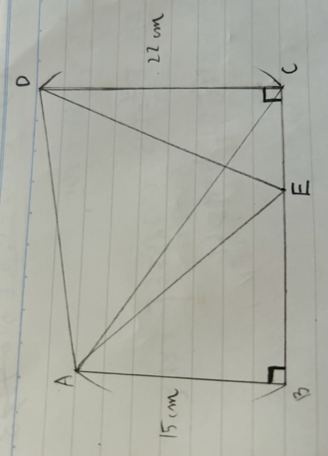 算数~数学 図のような、角Ｂ, 角Ｃが直角の、台形ABCＤがあり AB =15cm, CD =22cmで、 三角形AECの面積が67.5㎠ 三角形AEＤの面積が298.5㎠です。 また三角形CDEの面積は99㎠です。 問い. 線分BEの長さを求めなさい。 答えは、21cmとなります。 考え方を教えてください。