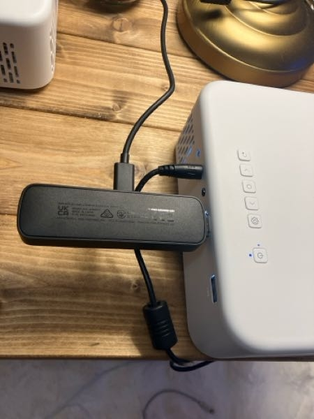 FunlogyのプロジェクターとAmazonfiretvstickを繋げ - Yahoo!知恵袋