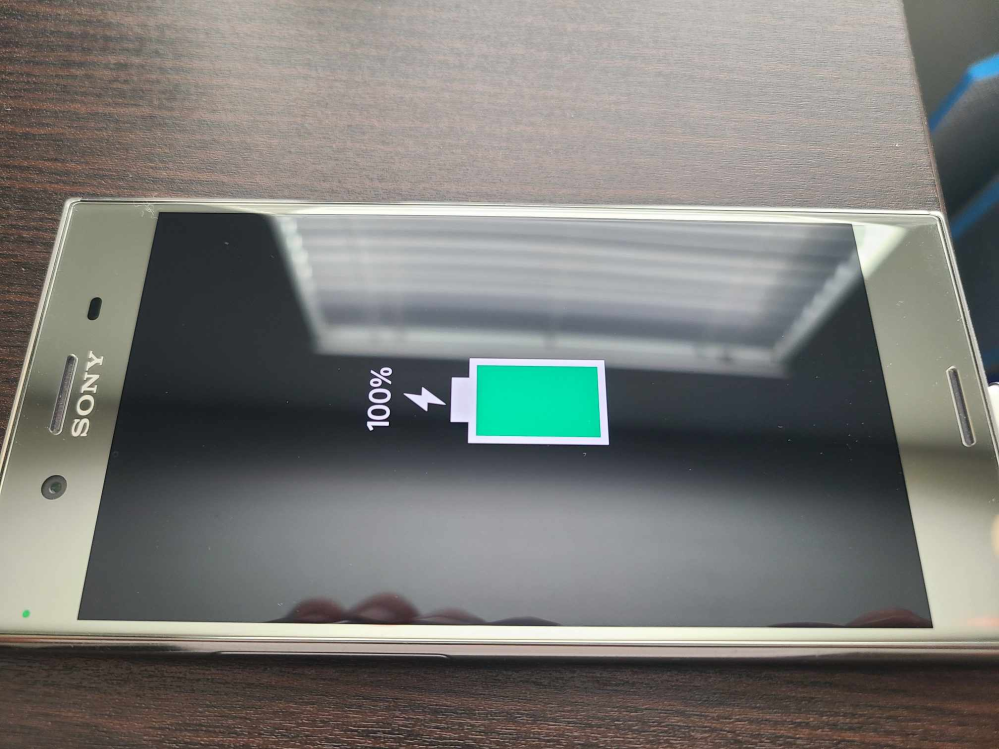 Xperiaの電源ボタンが反応しない！対処法として充電ケーブル