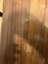 木のテーブルの上に瞬間接着剤を付着させてしまいました。瞬間