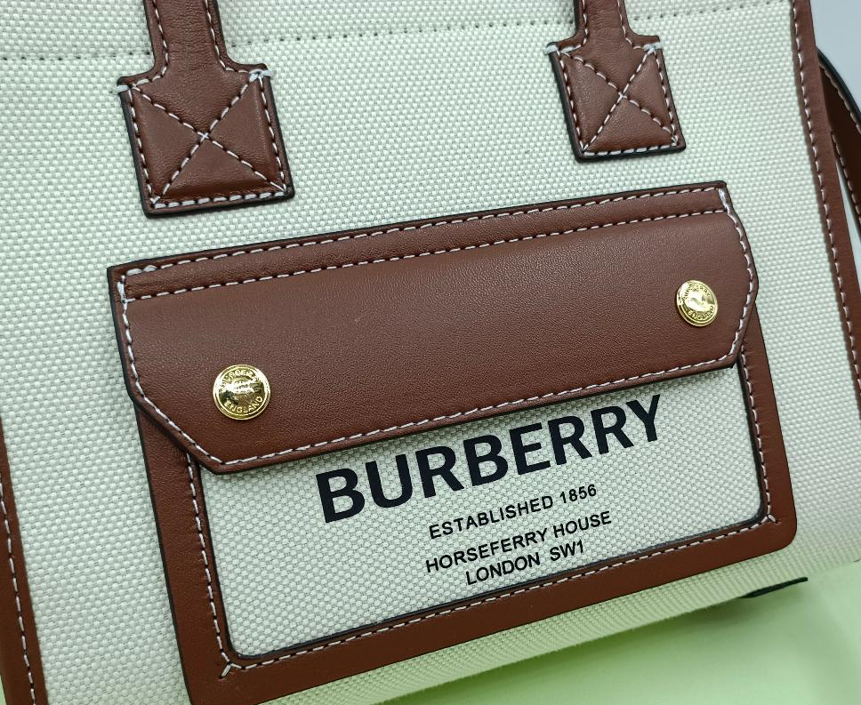 知人から購入したバッグについて ブランドにうといためご教示お願いします。BURBERRYのこのバッグを知人から半値で購入しました。レシートと箱はありギャランティカード？等はありませんでした。ブランド品に疎いためもしかして…と疑いたくはないですが心配になってきました、安くはないため。実際実物を見ないと何ともだとは思うのですが多分で大丈夫なので何かあれば教えていただけると幸いです。