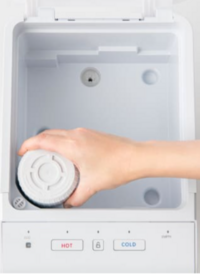 Locca卓上浄水型ウォーターサーバーlittaについて質問です。給水 Locca卓上浄水型ウォーターサーバーlittaについて質問です。給水