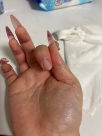 ネイルチップで長さだししています。オフしてる途中にメキっと