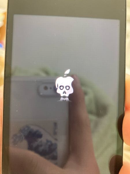 iPadは初期化するとそのままにすると電源は落ちる仕様になっているの