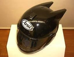 フルフェイスのヘルメットでaraiのヘルメットに猫耳のようなも