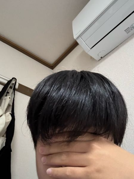 このくらいの髪の長さで緩めのパーマってできますか 人差し指のところが目くらいです もっと伸ばしたら真ん中で分けたいです