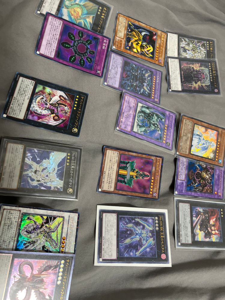 20年前の遊戯王カードがカバーに入ってる状態で500枚位あります。売