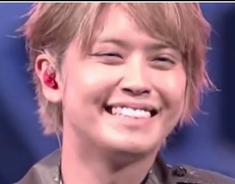 「大切」「inportanse」「大切」「スペシャル」「special」「特別な」 「大切な人」「lover one」＊「肝心」も可 このワードが曲のタイトルや歌詞中にある曲を知りませんか？ この曲は『手越祐也』 「いのちの歌」竹内まりや作 https://youtu.be/tzZgtcxFglw ♪本当に〜大事なものは〜隠れて見えない〜 彼の実感だったのか力強く歌い上げていてブレスもしっかりしてます。 広島での児童合唱団とのコラボです。 ご両親が広島の出身だそうです。その頃、 彼は事務所も辞めてNEWSも脱退して一人でチャリティー回っている事が心配でしたがこの歌唱を聴いて安心したのを覚えています。 お一人様御一曲でお願いいたします。 同じ曲が出てしまった場合は先に出された方が優先です。 スタジオ盤ライブ盤の違いがあればOKです。 ３日間で締め切ります。BAはすぐにお渡しいたします。連日のイベントで多忙につき少し遅れますが７日間は守ります。