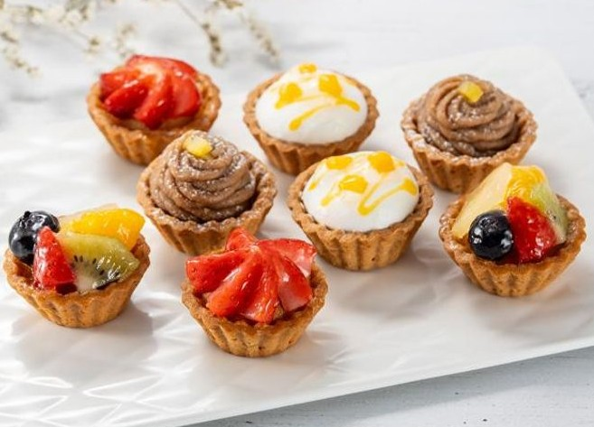 プチフルーツタルトは30個くらい食べないと満足できませんよね？