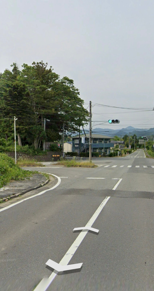この交差点は信号に関わらず左折可でしょうか？ 左折可能の標識はありません。 宜しくお願いします。