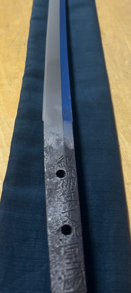 日本刀についてです。 日本刀を所持しているのですが、62cm程でやけに細く根元が2.5cm程しかありませんでした。 あまり刀のことは詳しくないのでよく分からないですが、俗にいう研ぎべりという奴でしょうか？