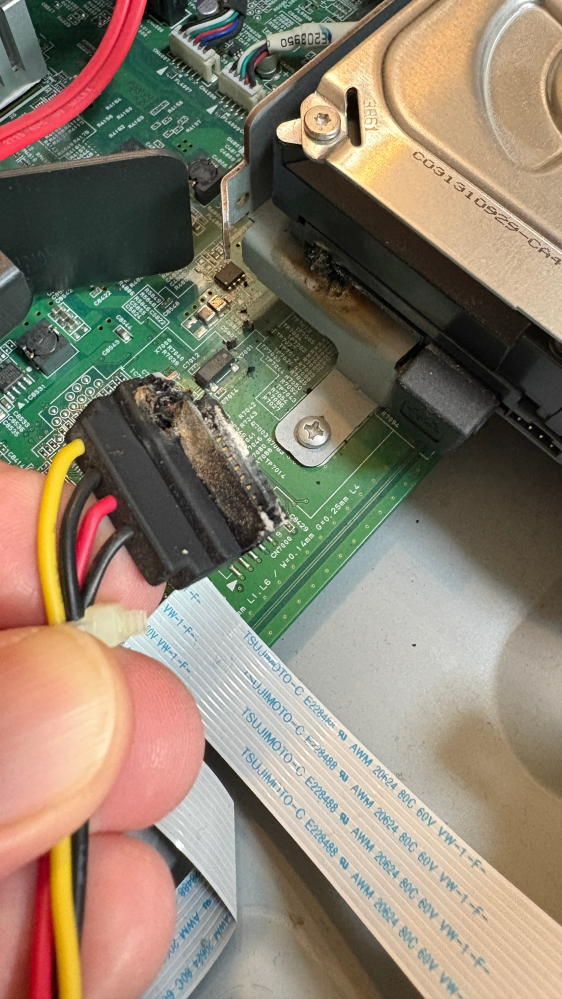 マザーボードのチップセットのB、H、Zの違いってなんですか