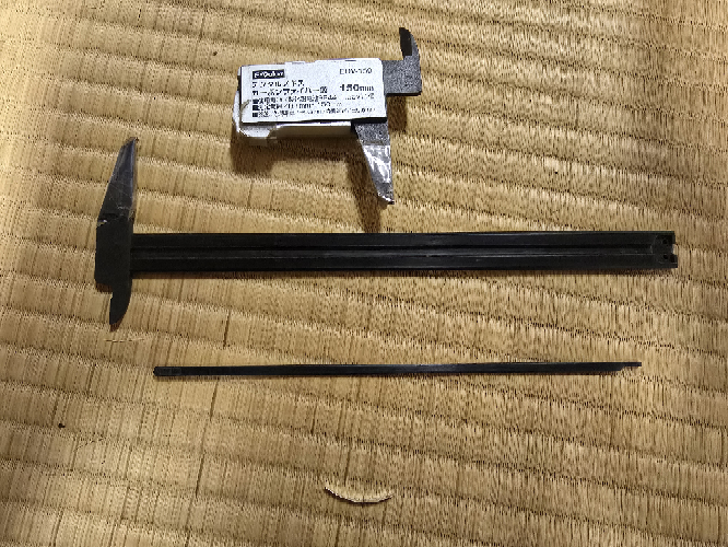 デジタルノギスを分解させてしまいました。どうしても直せません。一番