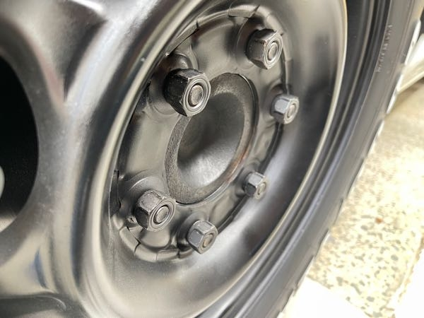 車のホイールスペーサーについての質問です。NV350キャラバン 