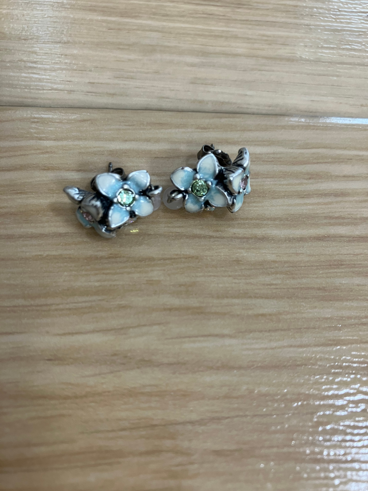 菅田将暉さんが着用されているこの緑のセットアップはどこの