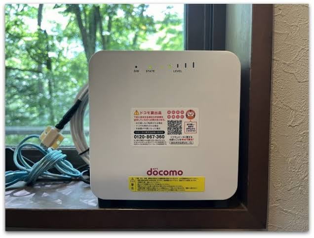ドコモのレピータという繋がりにくい携帯電話の電波を増幅する屋外機器