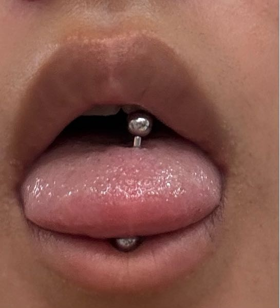 ピアスを開けている方もあけていない方も！カフス NAVETA ピアス】合計9個💕マイナー位置,痛み,バランスの取り方..褒め