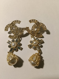 CHANELのピアスについて質問いたします。メルカリにて出品し