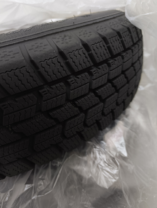 スタッドレスタイヤ譲ります スタッドレスタイヤを売りたい。相場は？145/80R13グッドイヤーアイ