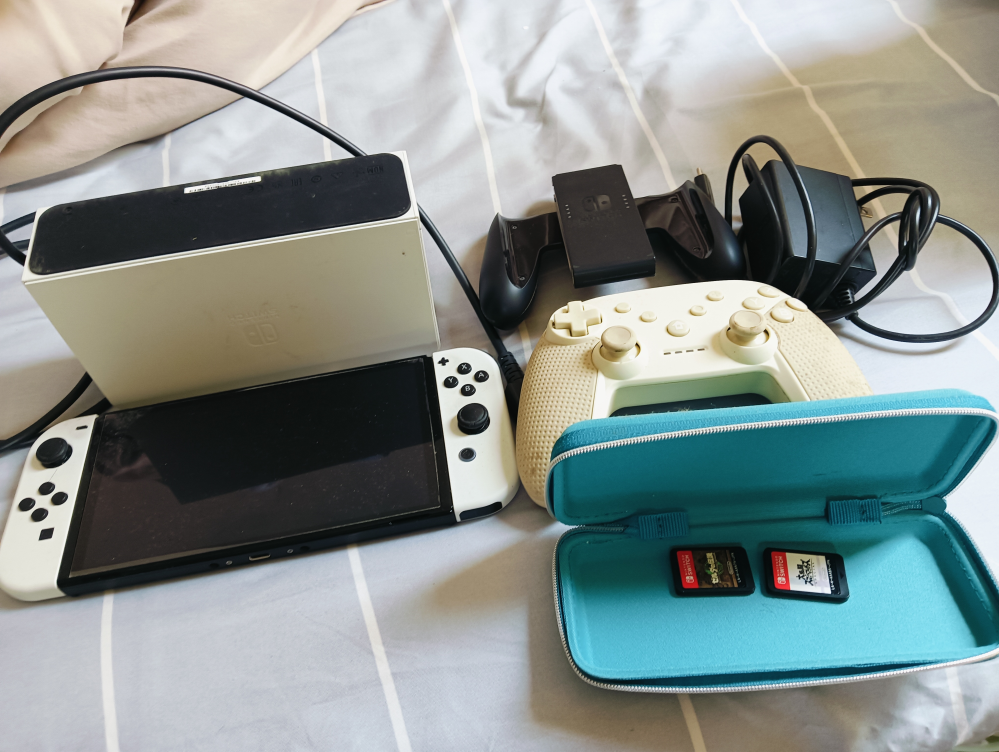 Switch箱無し付属品全てあり、正常に使える場合は何円くらいで売れます