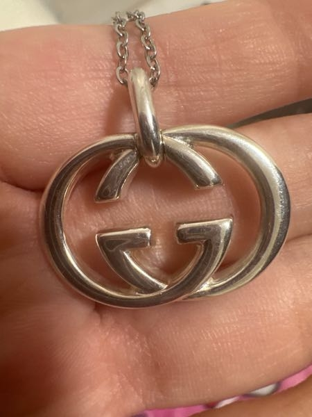 GUCCIのネックレス貰ったのですがこれ本物ですか？チェーンは