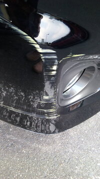 駐車場で柱にぶつかった場合 商業施設の駐車場で柱にぶつかってしまいました Yahoo 知恵袋