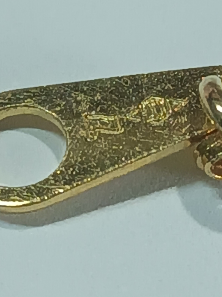 このネックレスの刻印は金でしょうか？片付け中に出てきたネックレ