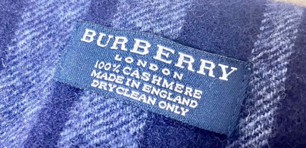 バーバリー,Burberryの紺タグで「MADEINENGLA - Yahoo!知恵袋