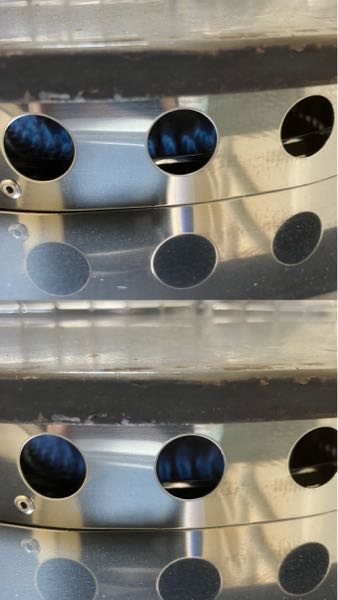 写真だと分かりづらいのですが、、 輪郭がハッキリしていて高さのない火 と 輪郭がボヤけていて高さのある火 では どちらの方が良い火なのでしょうか？ 空気量調節の参考にしたいです。