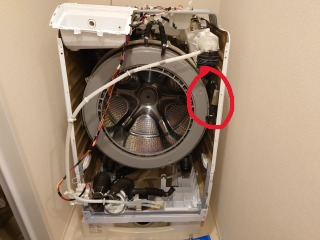 至急】洗濯機のビッグドラムを分解しているのですが下記パーツの名称が