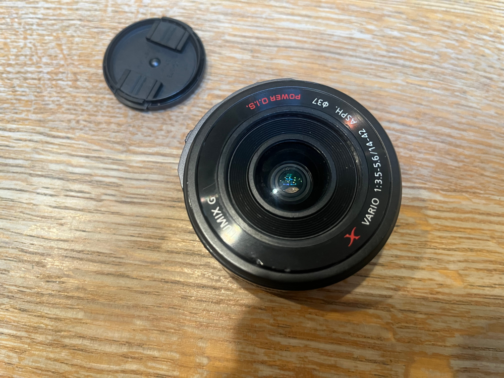 【ジャンク】OLYMPUS PEN E-PL9 ボディ、レンズ、充電器 動作不良 カメラのレンズが電源を入れても出てこなくなりました。中古で買った