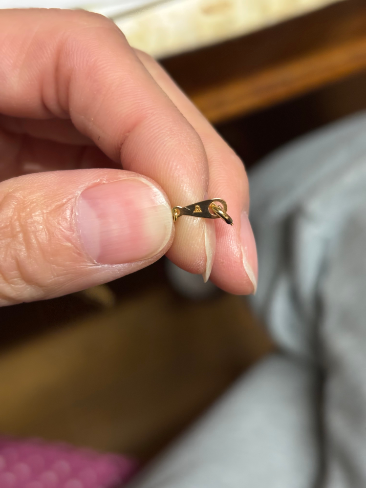 祖母から譲ってもらったアクセサリーについて質問です。ネックレス