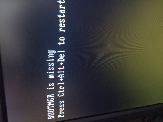 Windows10が起動しなくなり、画像のメッセージがでます。原因及び対処法をご存じの方よろしくお願い致します。