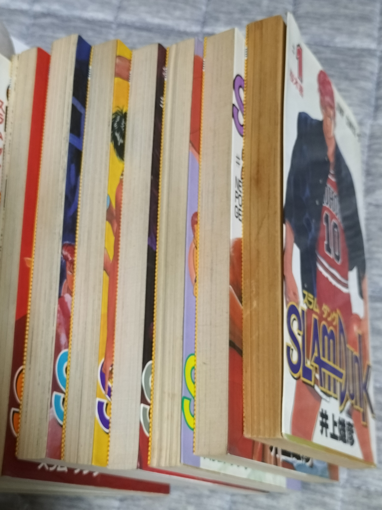 メルカリでスラムダンク全巻初版買いました。画像は全巻特にヤケがなく