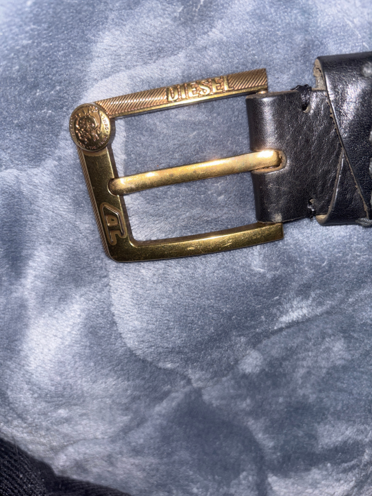 このDIESELのベルト本物だと思いますか？ - GEORGE - Yahoo!知恵袋