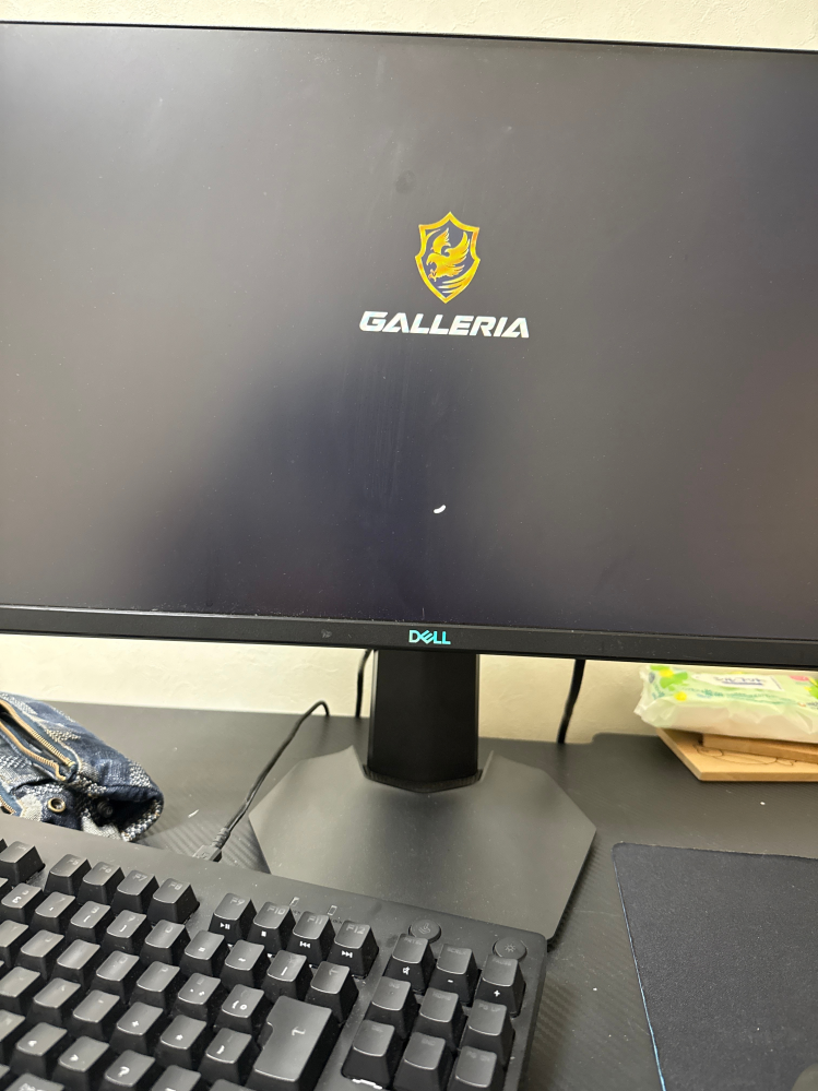 この画面はつき、Windowsが立ち上がる音もします。 - でもこの後の 