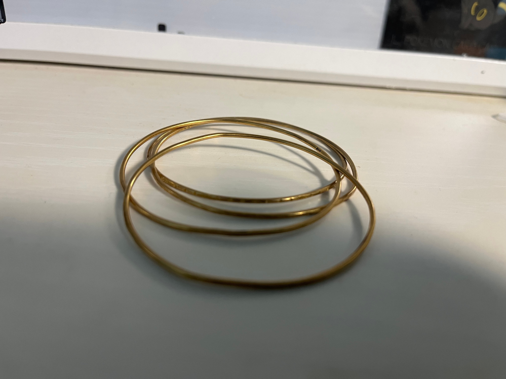 祖母の遺品整理をしていたら18Kと刻印された金のアクセサリーが出てき