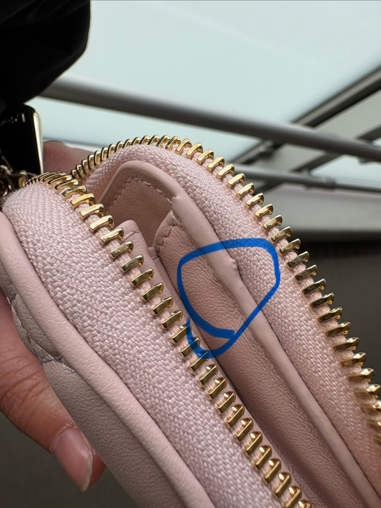 Diorのお財布を1週間ほど前に購入しましたが使用してみたら違