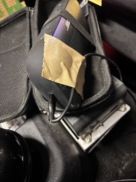 至急Bluetoothスピーカーや充電コネクタに詳しい方お願いします