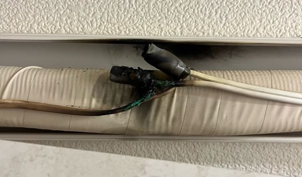 実家のエアコンの電源が急に入らなくなったと聞き、様子を見に行った 