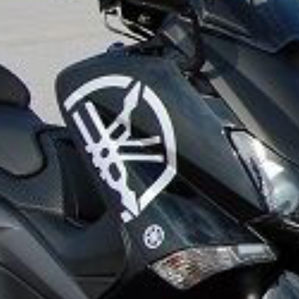 バイクのステッカーについて質問です。画像はネットからの拾い物で