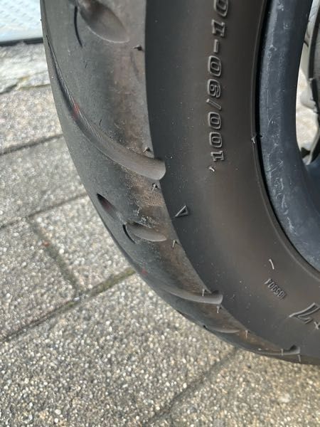 スリップサインの見方がイマイチわからないのですが、これはまだ大