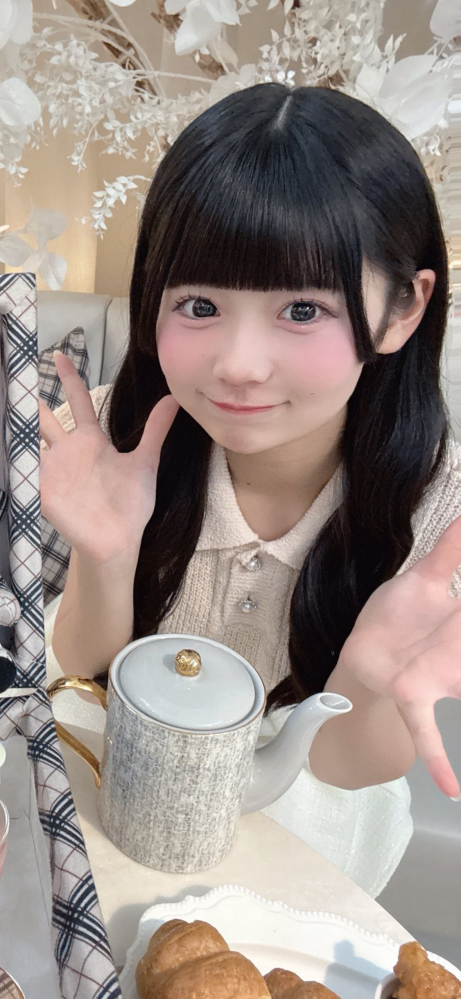 iLiFE!の虹羽みにちゃんが着てる画像の服わかる人いませんか？:꒰˘ɞ