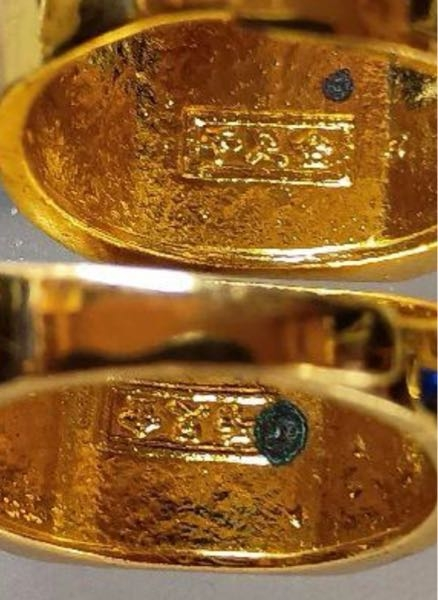 金製品について千足金の刻印がある指輪ですが、サビ？が付いています
