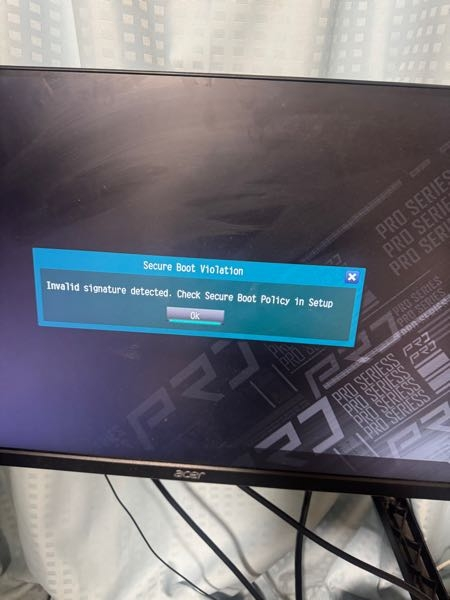 エラーの対処法を教えてください。 マザーボード:B760 pro/rs d4 Windows起動するのに、secure bootを無効化しなければ起動せず、valorant等のゲームをやるにはsecure bootをオンにしなければなりません。ただ、写真のエラーが出てしまって起動できません。 やったこと&darr; Windowsの初期化 biosアップデート(4.01&rarr;13.01) CMOSバッテリー交換 セキュアブートキークリア/インストール マザーボードを交換しなければならないのでしょうか？