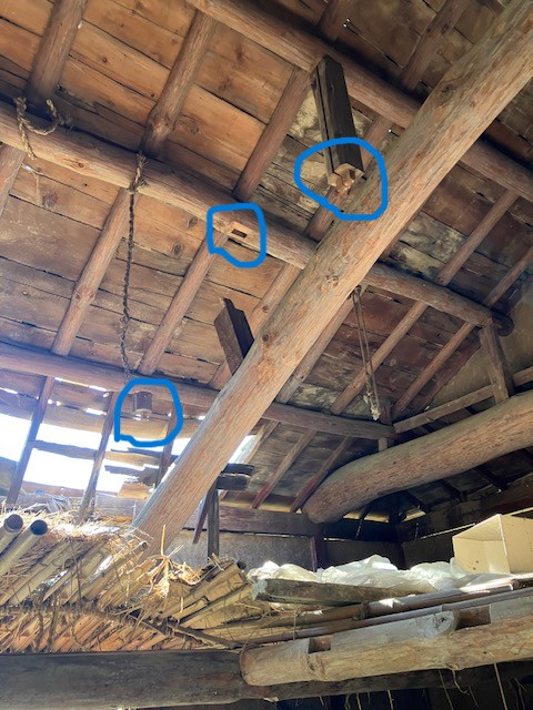農機具を入れている小屋の梁が落ちました。(先端で支えていた柱が腐っ 