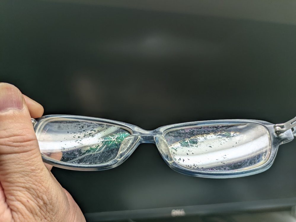 この福山雅治のかけてるメガネのメーカーを教えてください 気になって - Yahoo 知恵袋