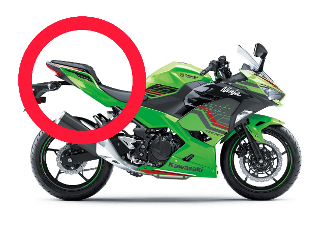 至急】23年モデルのNINJA400で〇部分のカウル(緑と黒)を変えた