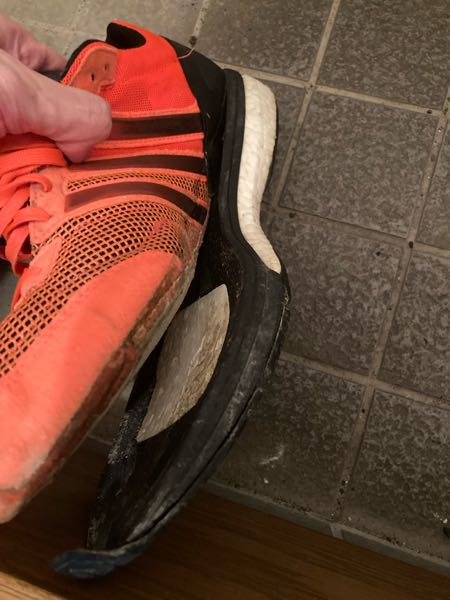 15年くらい前に買った靴で底が剥がれたんですが接着して貰えばまだ履け 