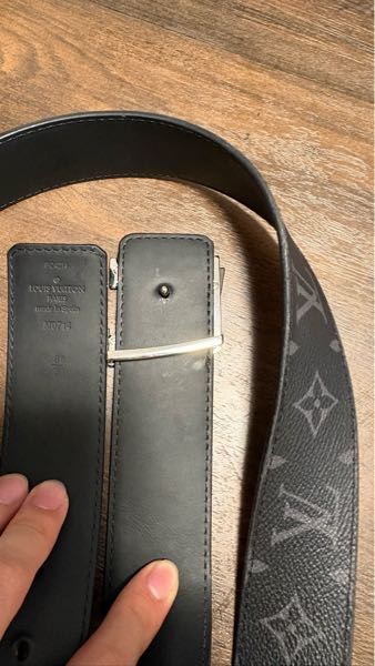 ルイヴィトンのベルトが本物かわかる方いましたら教えて欲しいです 